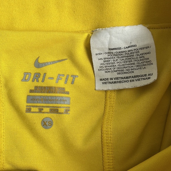 Nike Livestrong Shorts XS - Picture 4 of 6